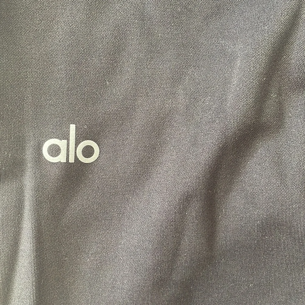 Alo Yoga Leggings 🤍 - Picture 7 of 7